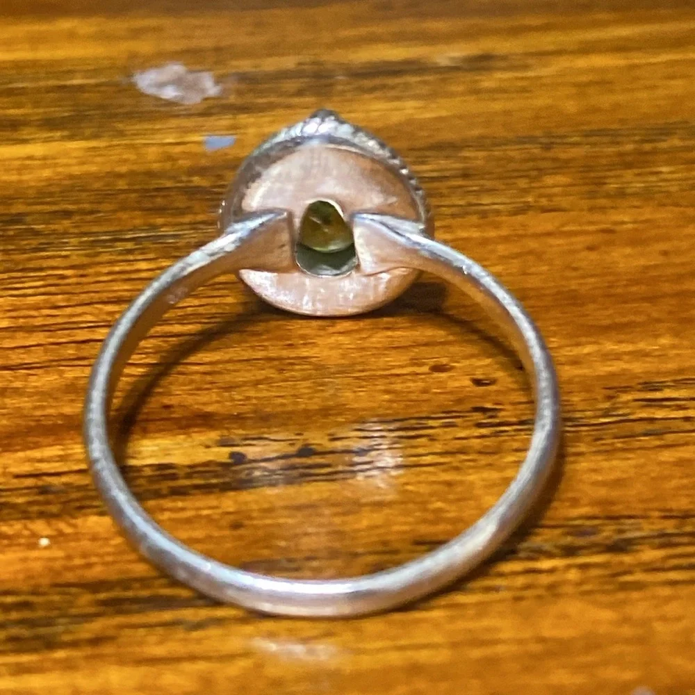 Tear drop faceted peridot & 925 silver ring size 7 1/2